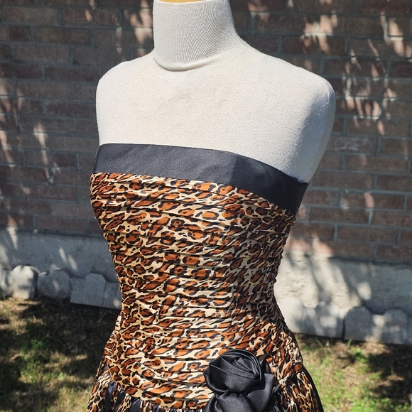Vtg. A.J Bari leopard print strapless dress - Picture 2 of 13